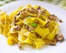 Tagliatelle funghi e salsiccia